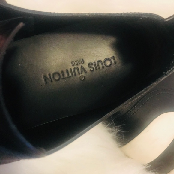 Authentic louis vuitton shoes - Picture 9 of 14